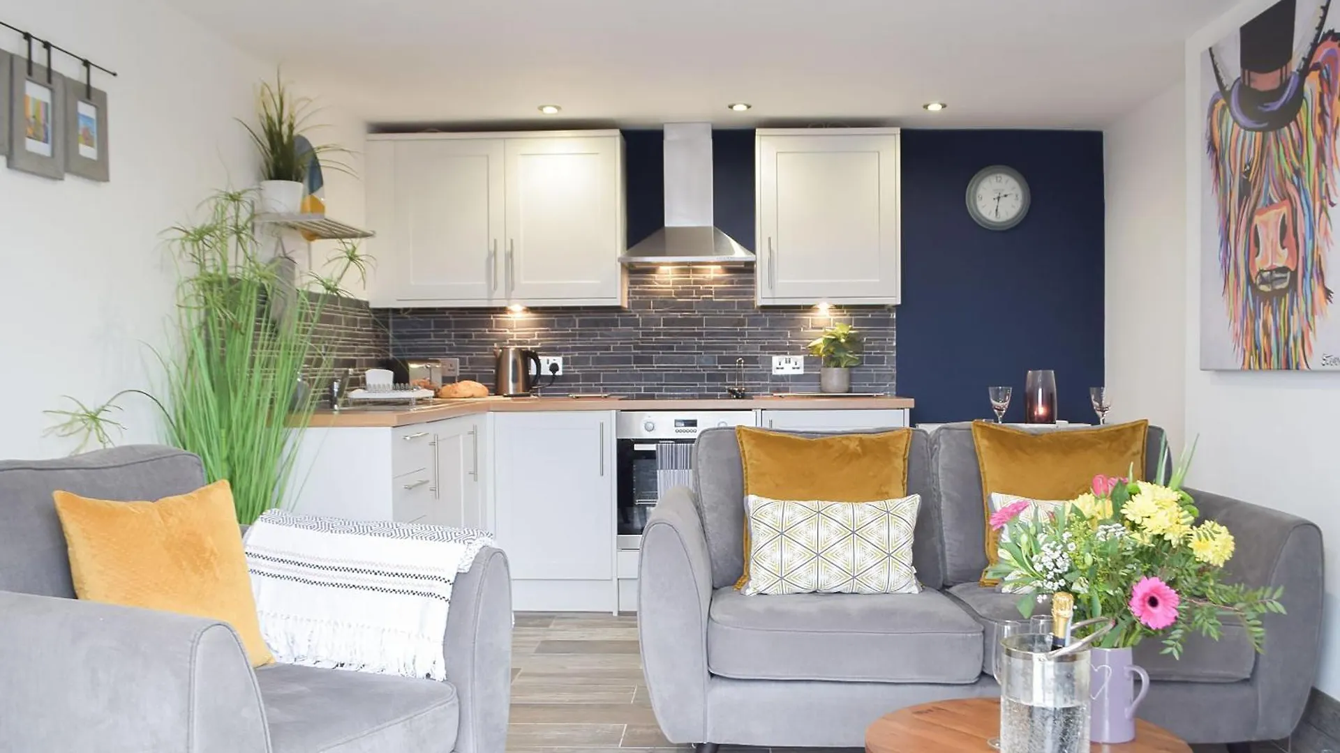 Ravens Walk Apartment Oystermouth Holiday home